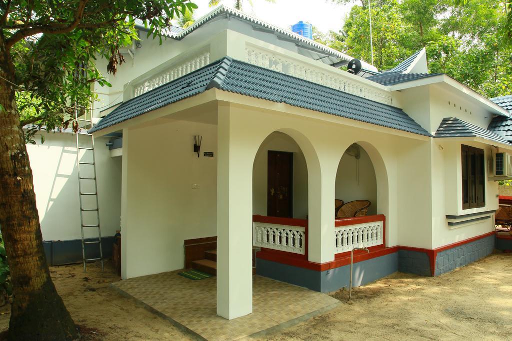 Marari Neena Beach Homestay 马拉利库兰 外观 照片