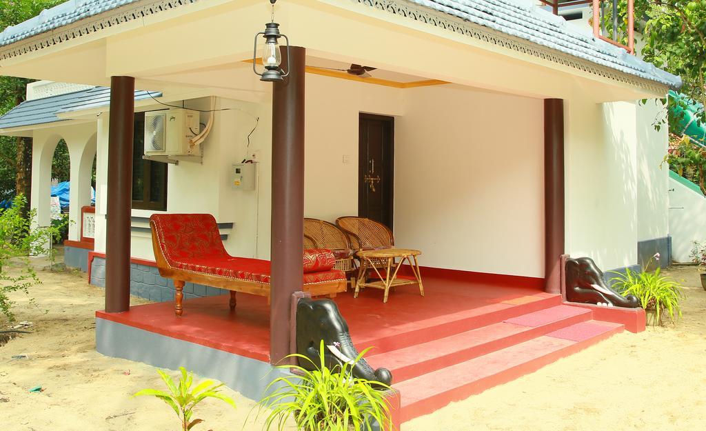 Marari Neena Beach Homestay 马拉利库兰 外观 照片